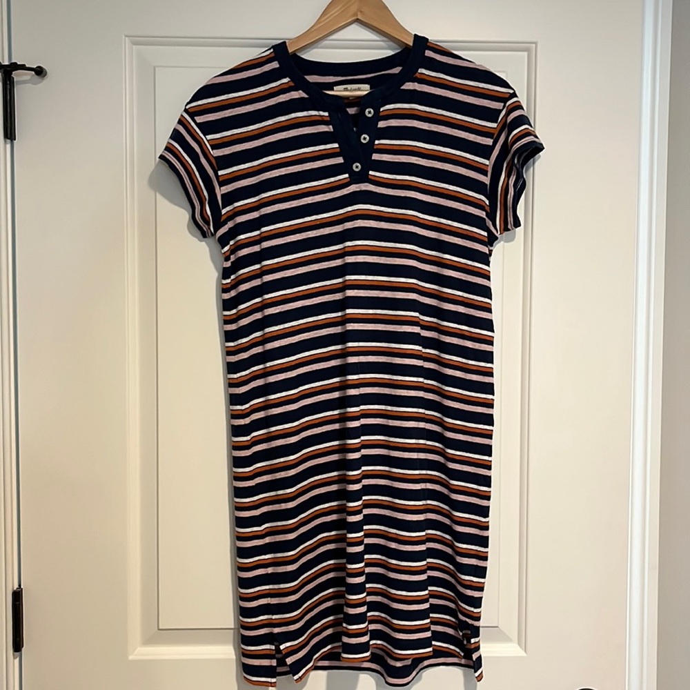 Madewell teeshirt dress.  Size XS.  Worn once. Non waisted. Casual, easy wear